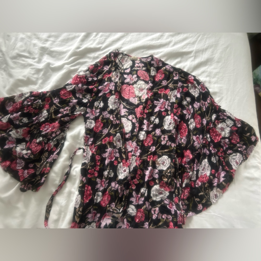 Billabong Floral Kimono